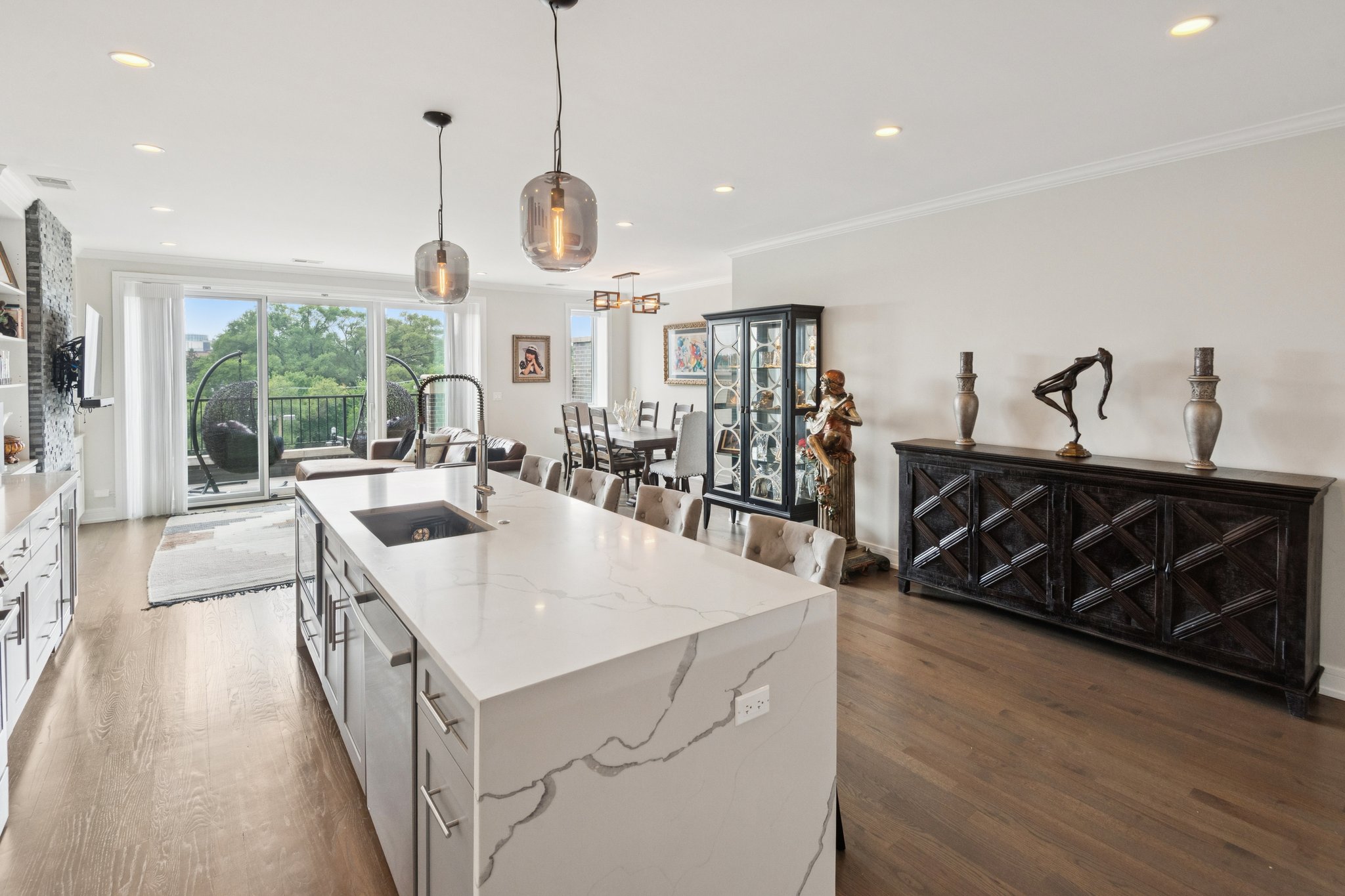 5137 N Lincoln Ave_016.jpg