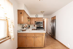  Photo 8