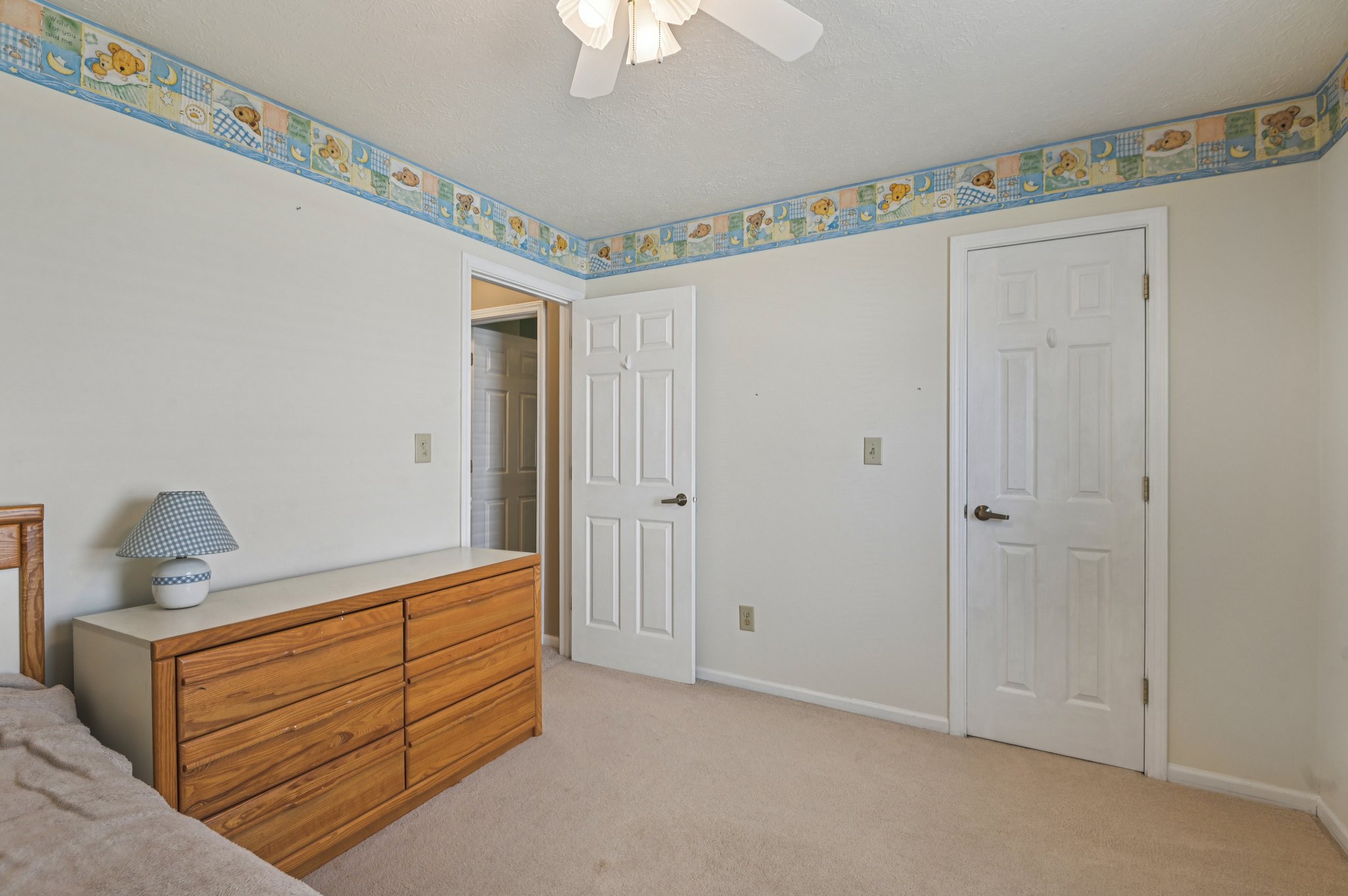 E Pine Ridge Dr-S1209-028.jpg