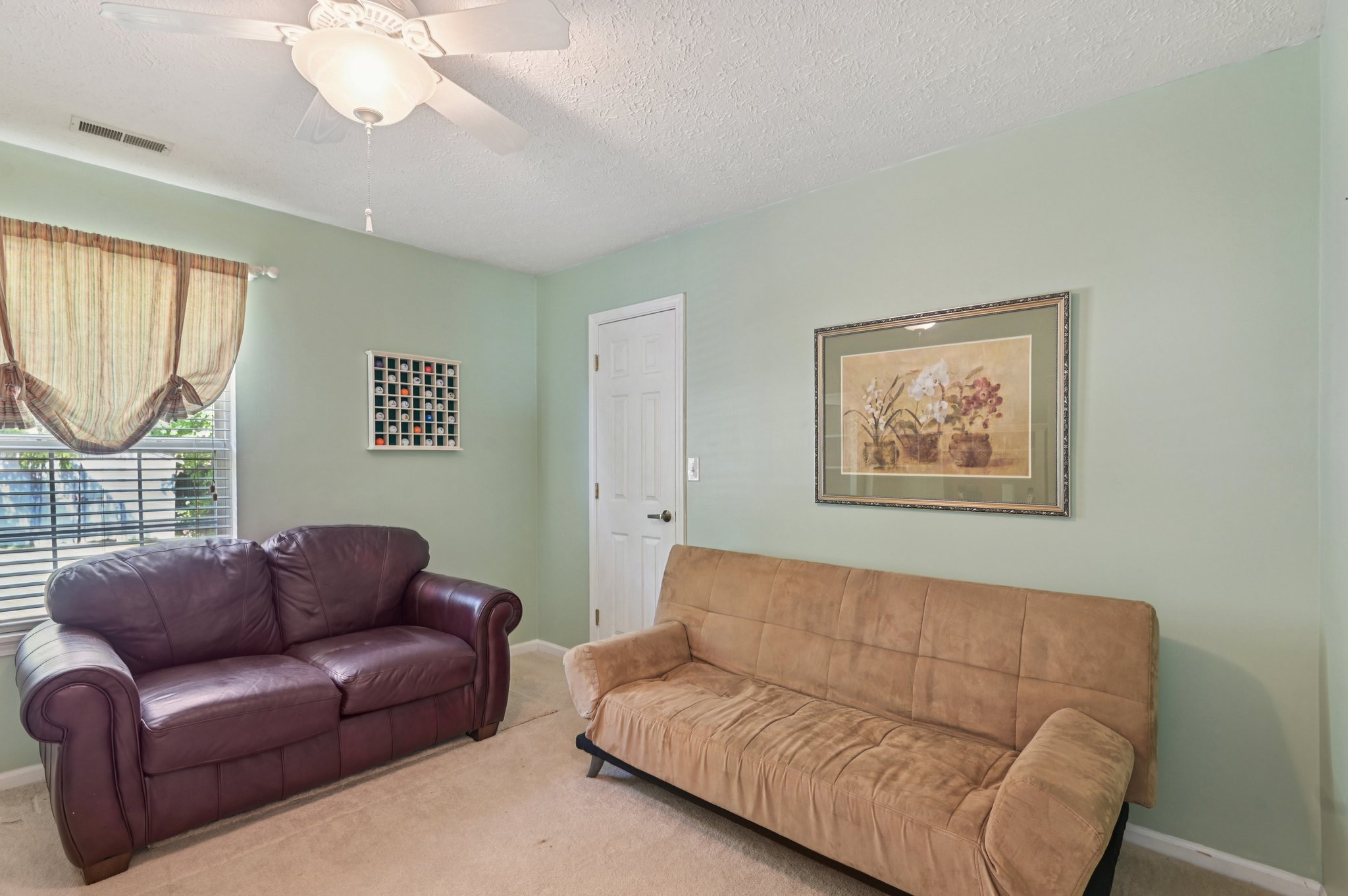 E Pine Ridge Dr-S1209-029.jpg