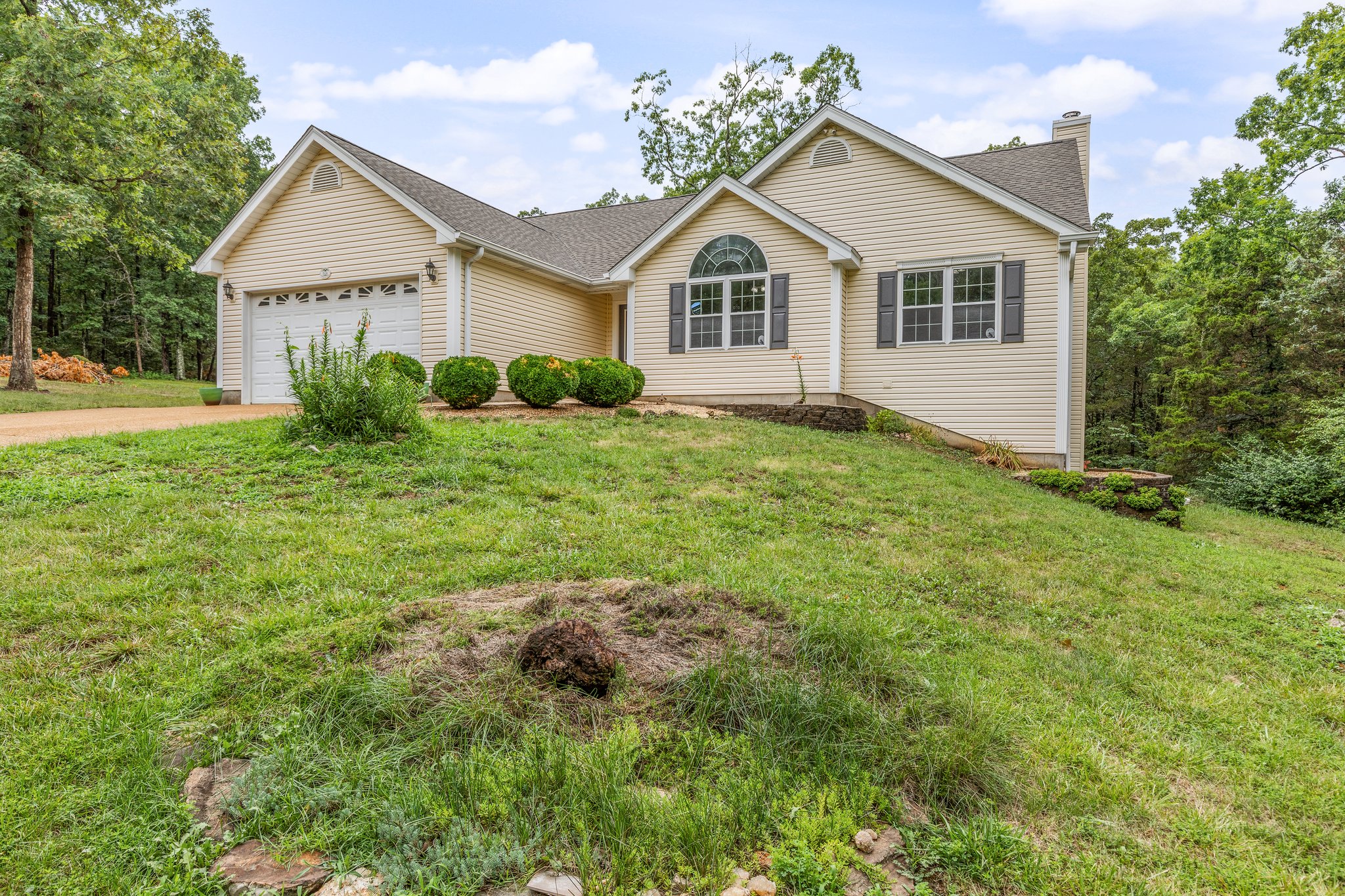002 - 514 Lexington Court Desoto MO.jpg