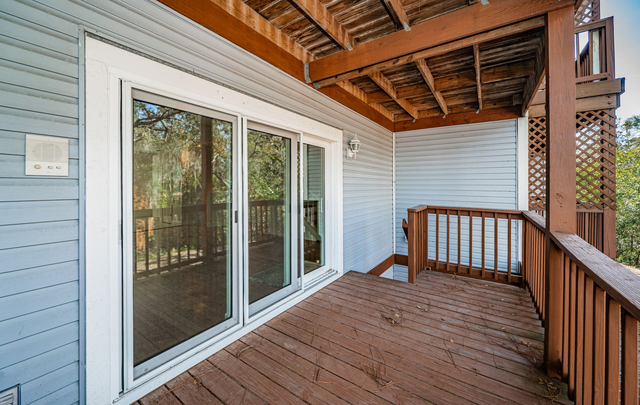 Living Room Balcony6