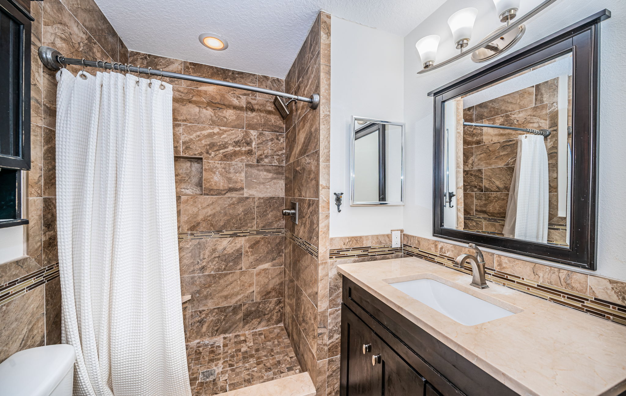 Upper Level Master Bathroom