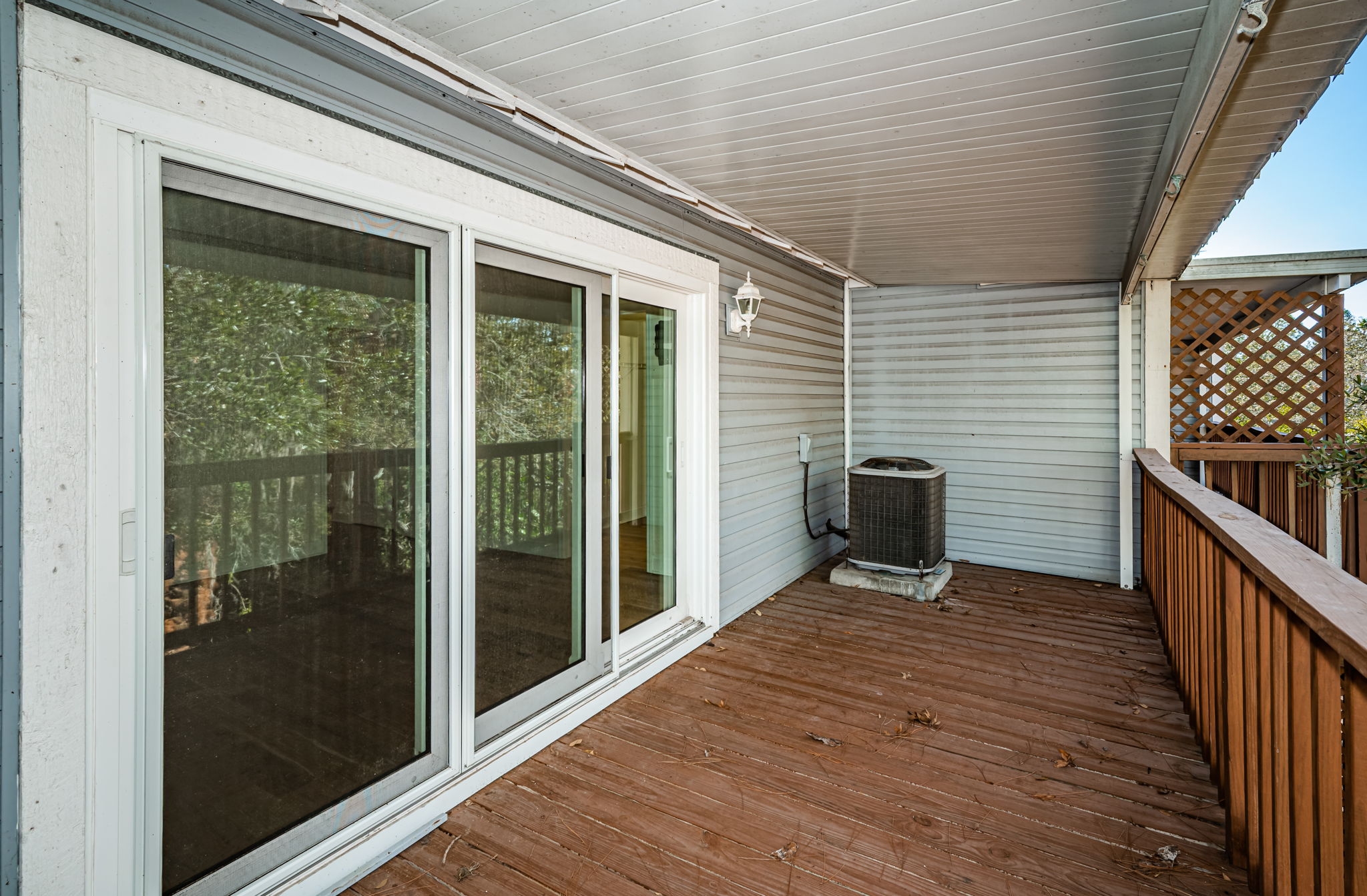 Upper Level Master Bedroom Balcony6