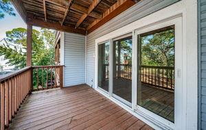 Living Room Balcony7