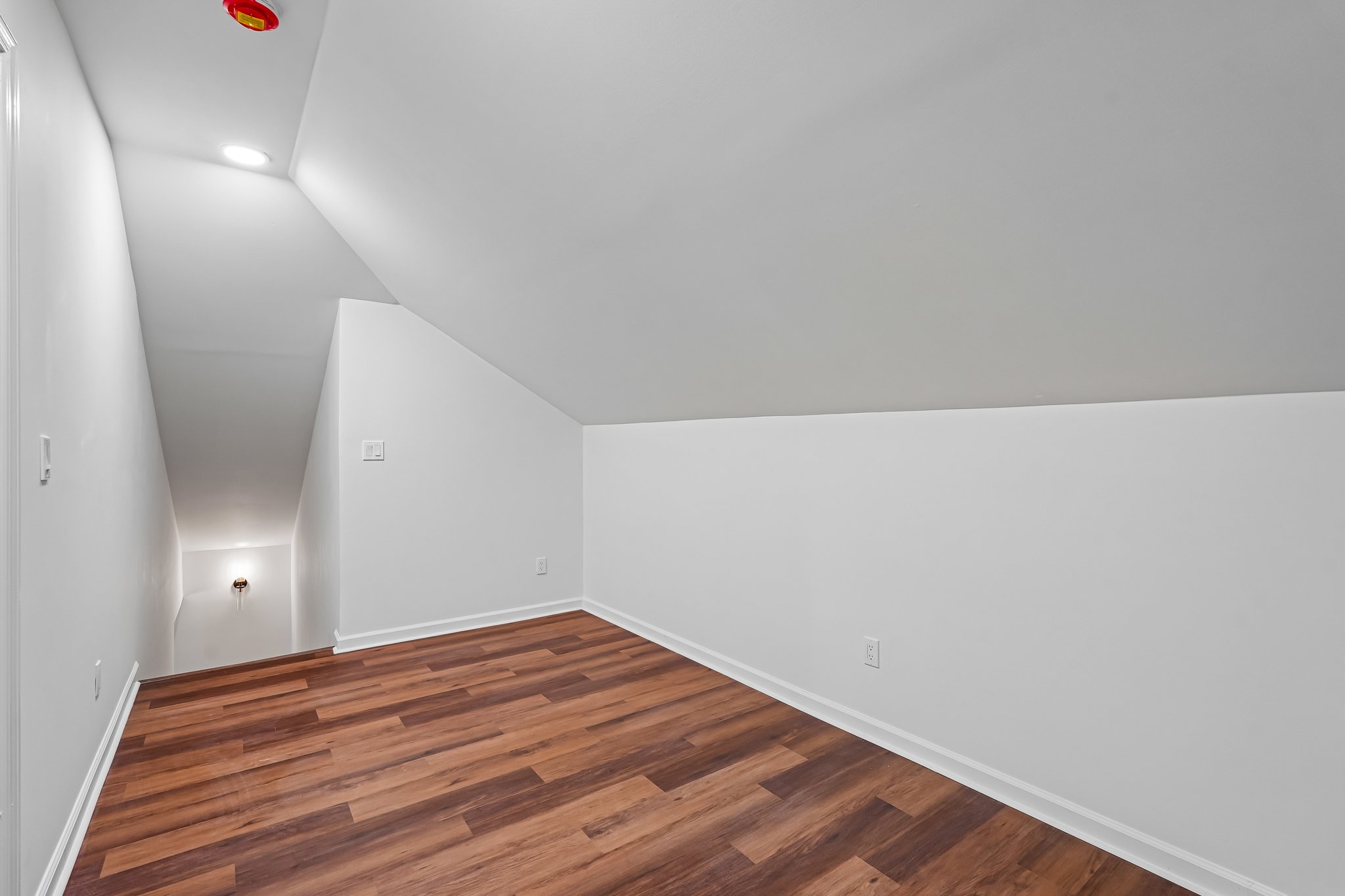 W Arch St-S2304-037.jpg