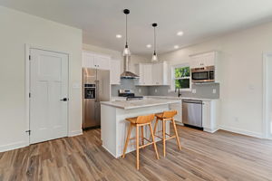 Kitchen/Breakfast Bar Virtual Staging