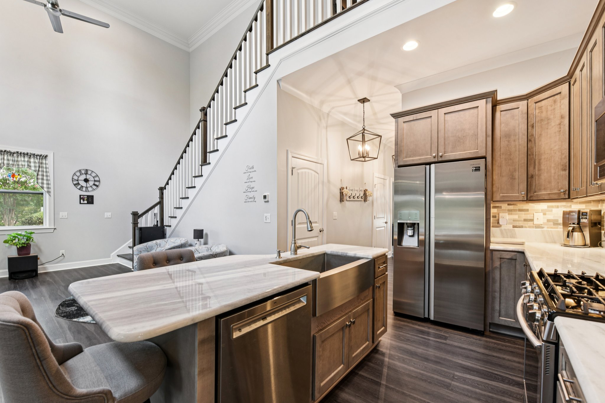 Sapp Cir-L1807-016.jpg