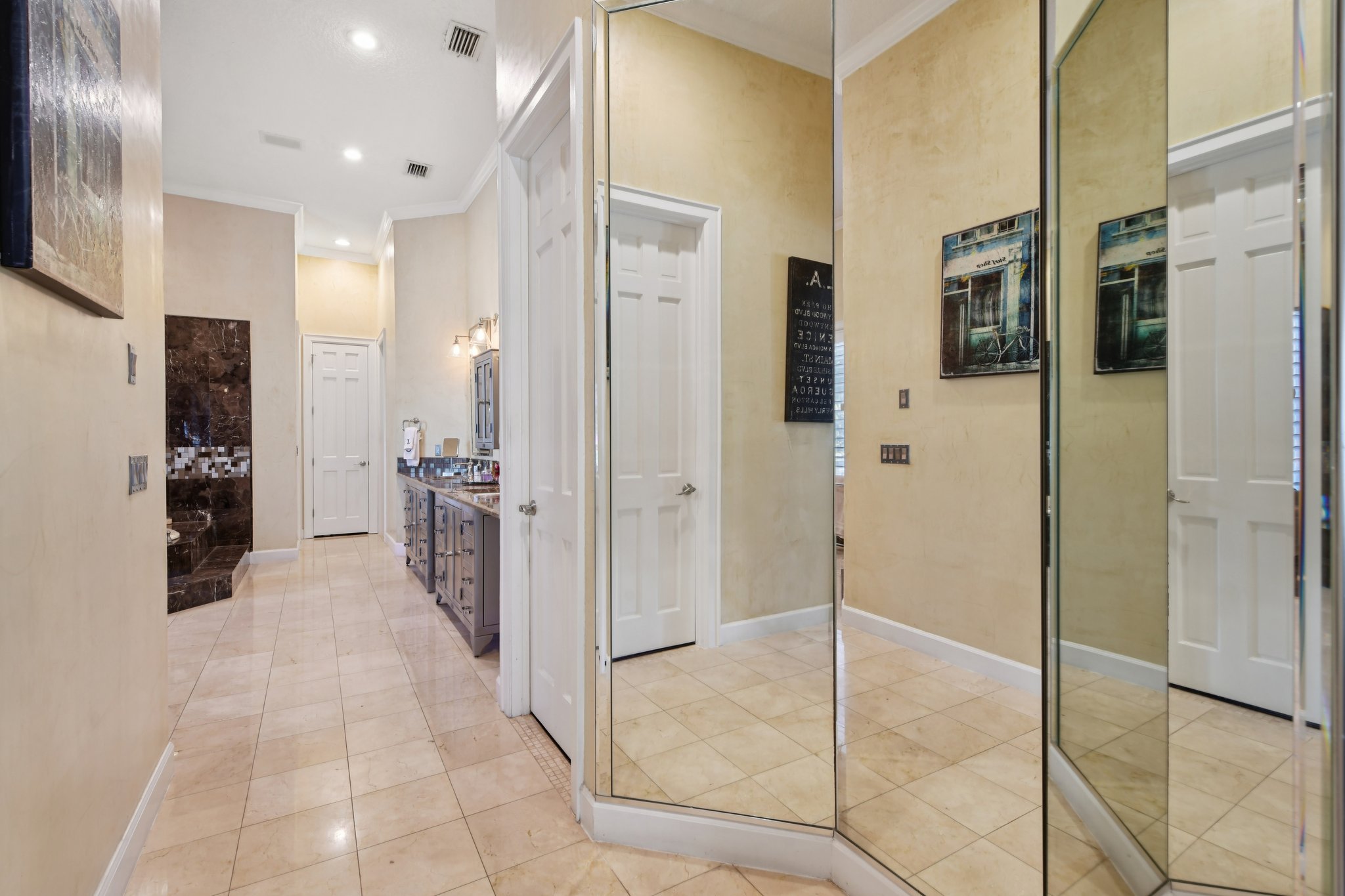 Latrobe Dr-L1102-027.jpg