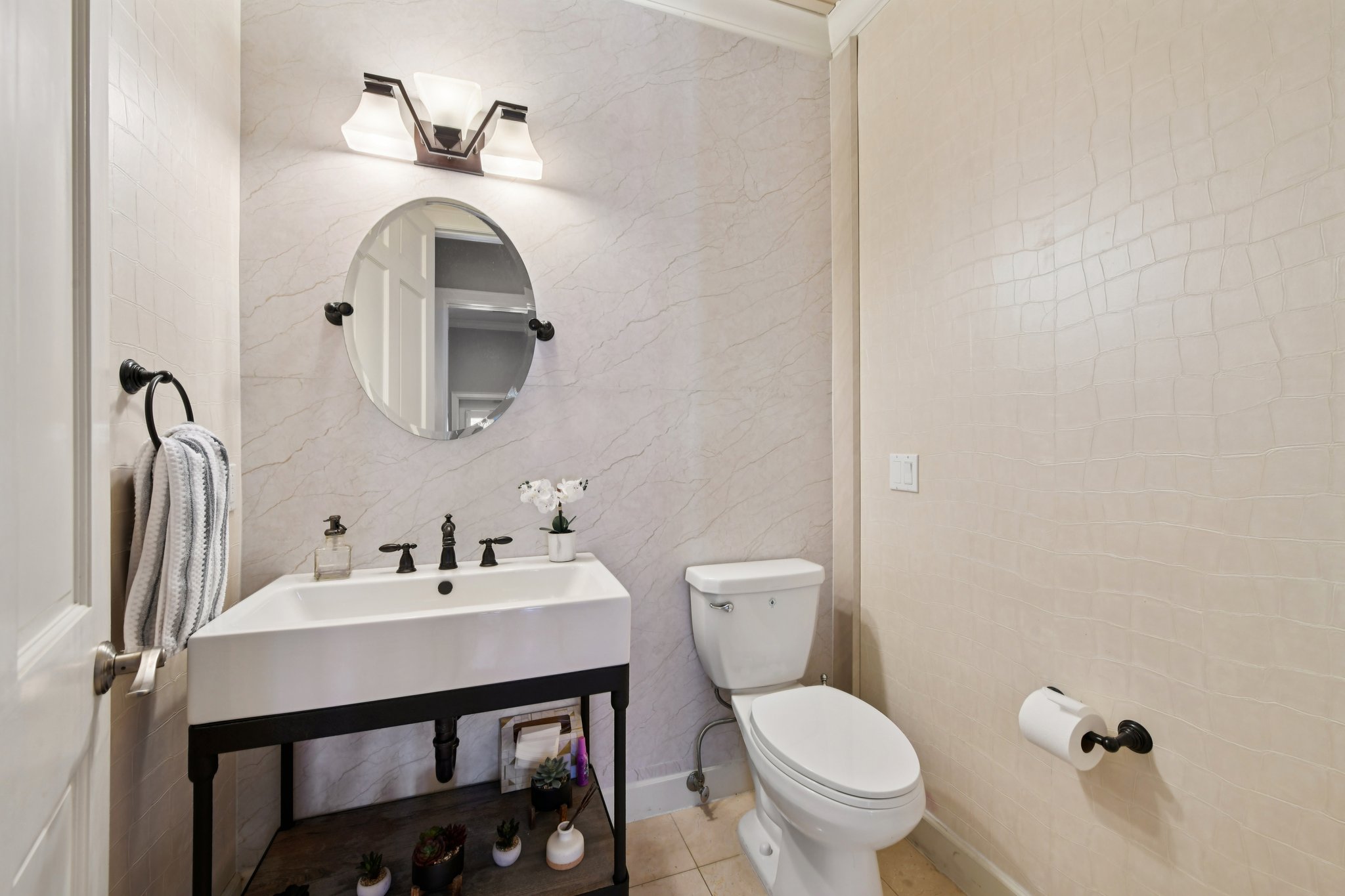 Latrobe Dr-L1102-033.jpg