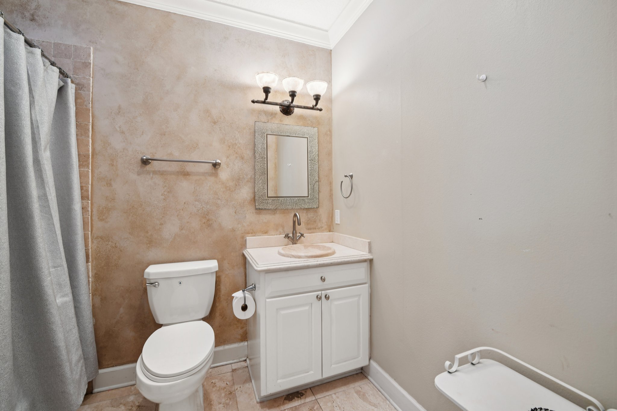 Latrobe Dr-L1102-049.jpg