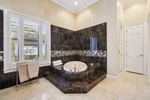 Latrobe Dr-L1102-031.jpg