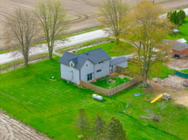  Photo 44