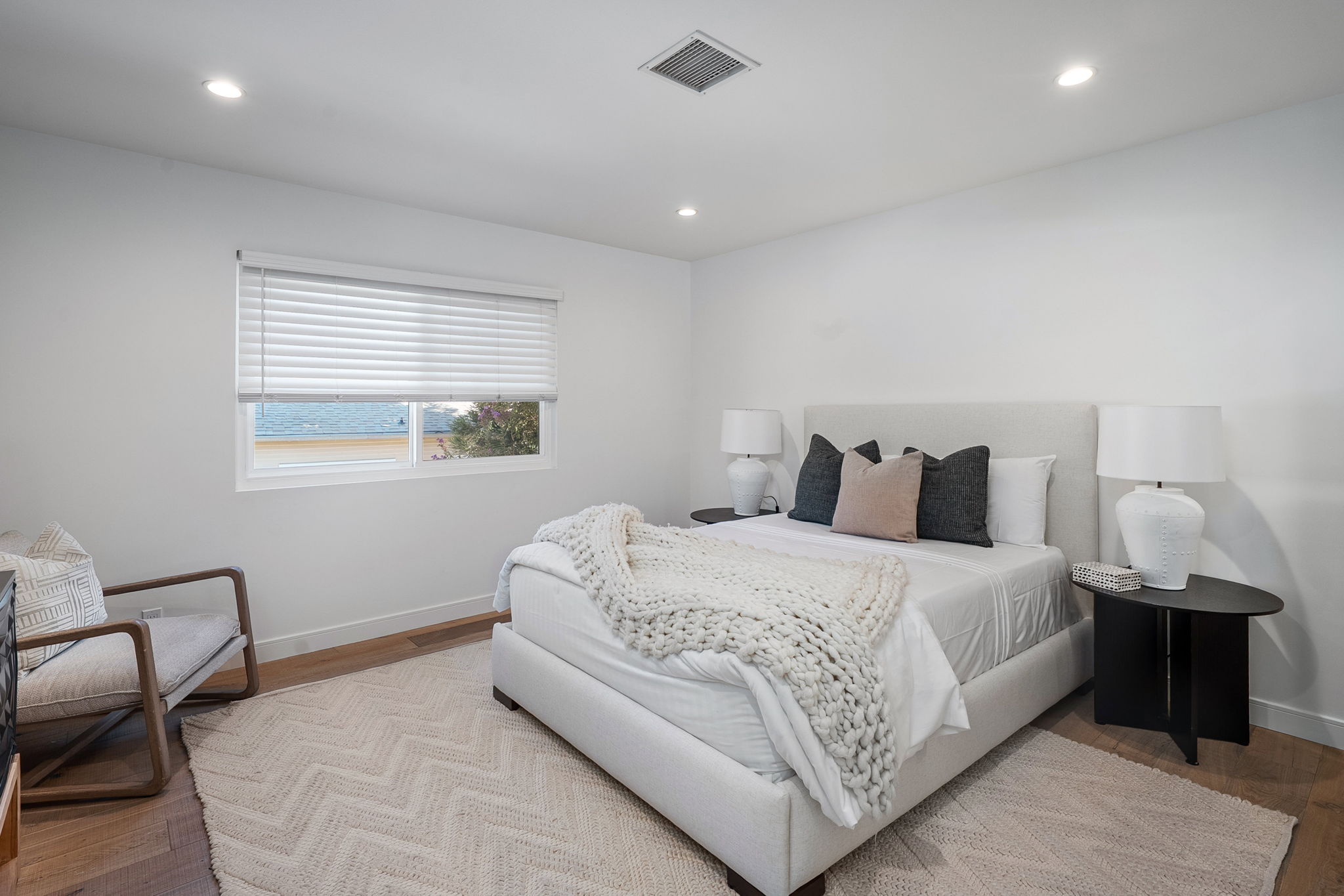 5146 N Maywood Avenue-80