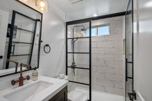 5146 N Maywood Avenue-71