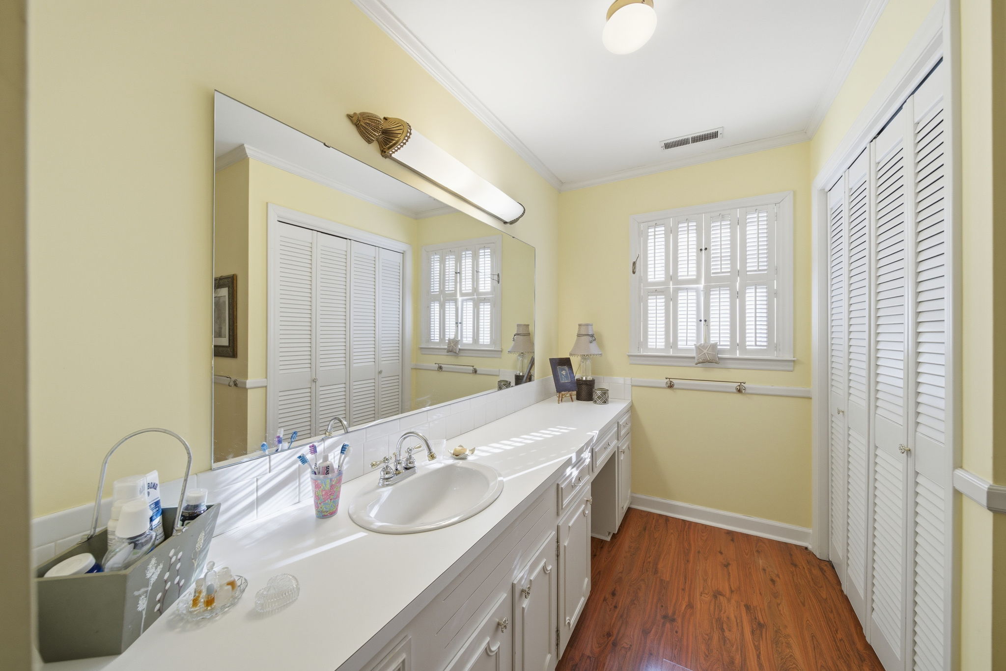 Large Upstairs Bathroom