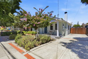 003_F8_515 Coe Ave