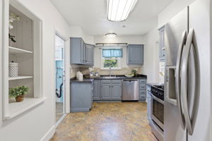 012_F8_515 Coe Ave