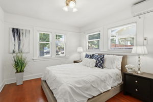 023_F8_515 Coe Ave