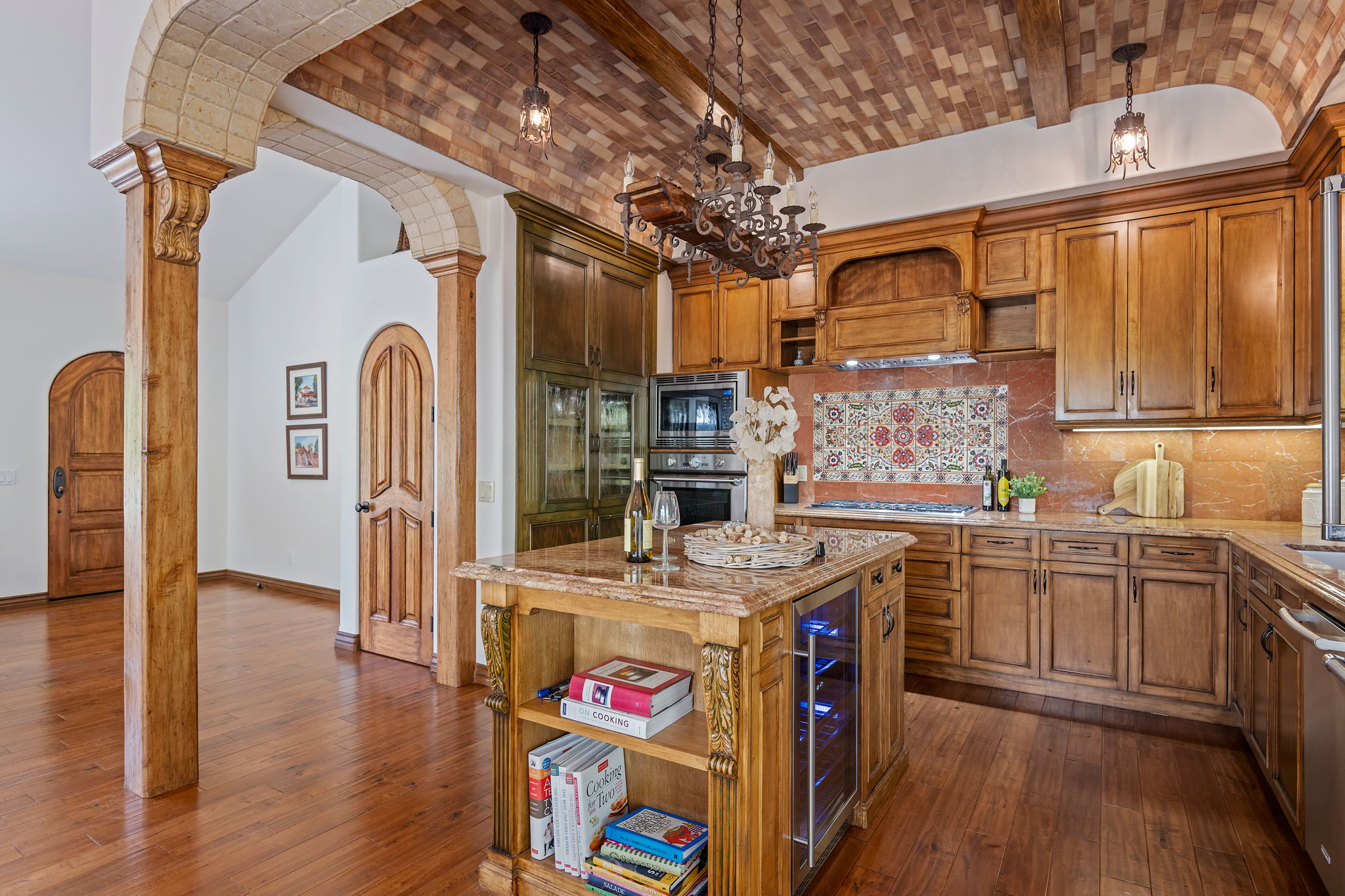 15 - Kitchen