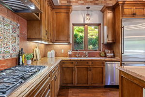 16 - Kitchen