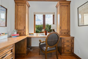 32 - Office