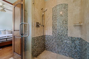 35 - Bathroom 2