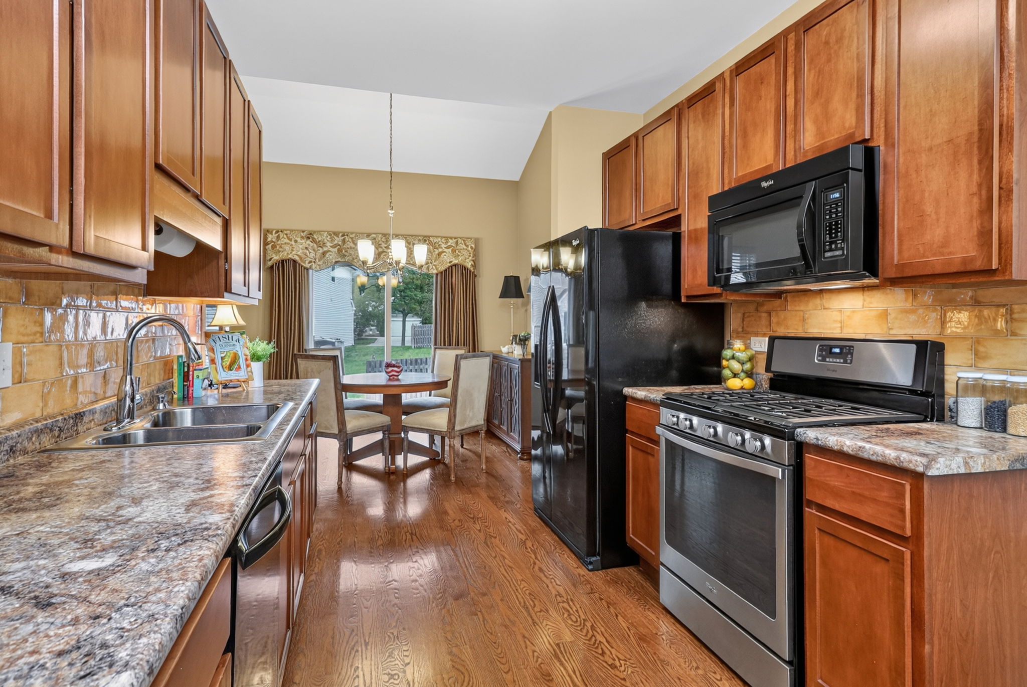  Photo 9