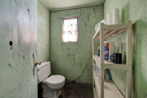  Photo 32
