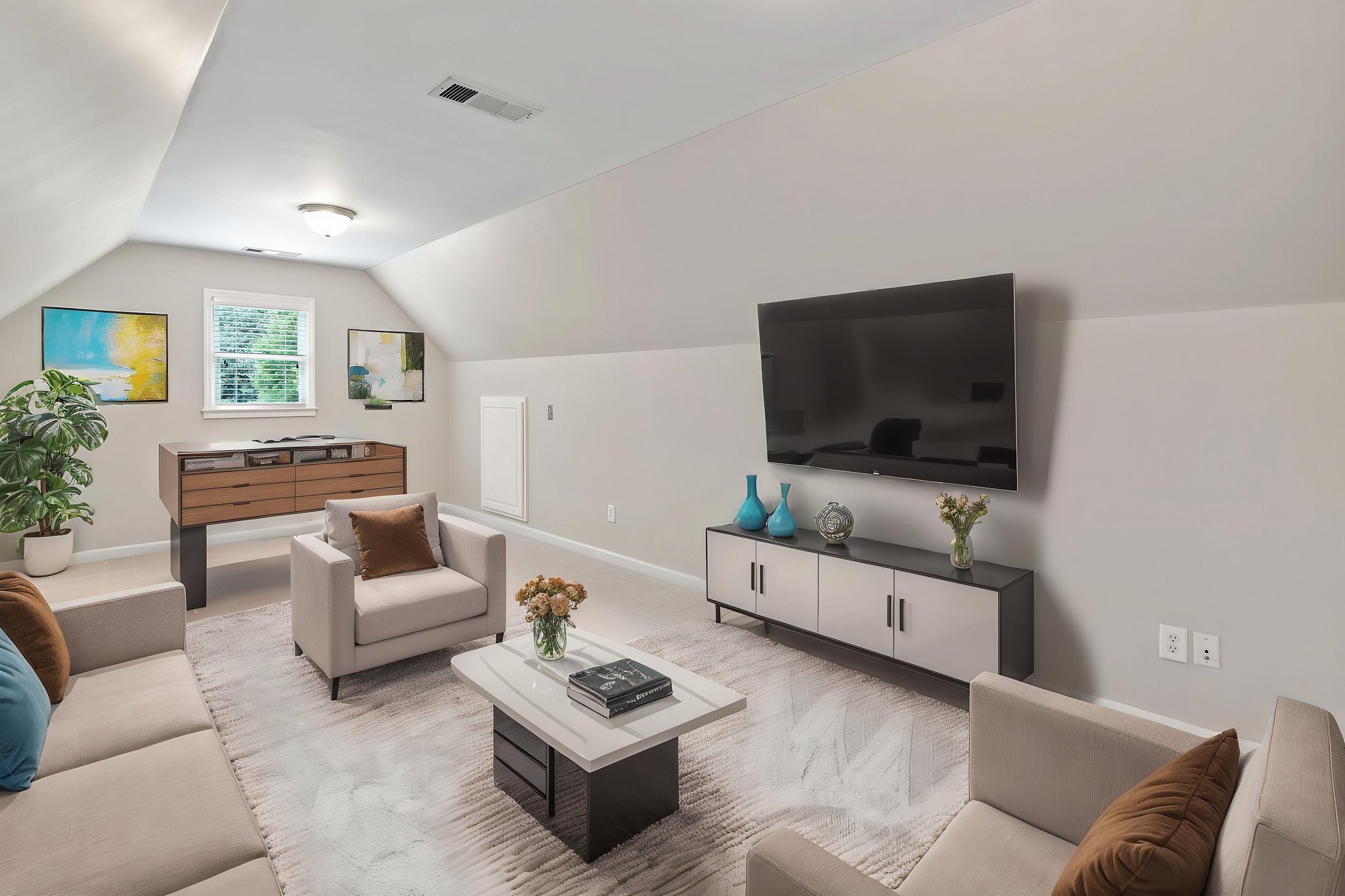 CDS-01379 virtually staged.jpeg