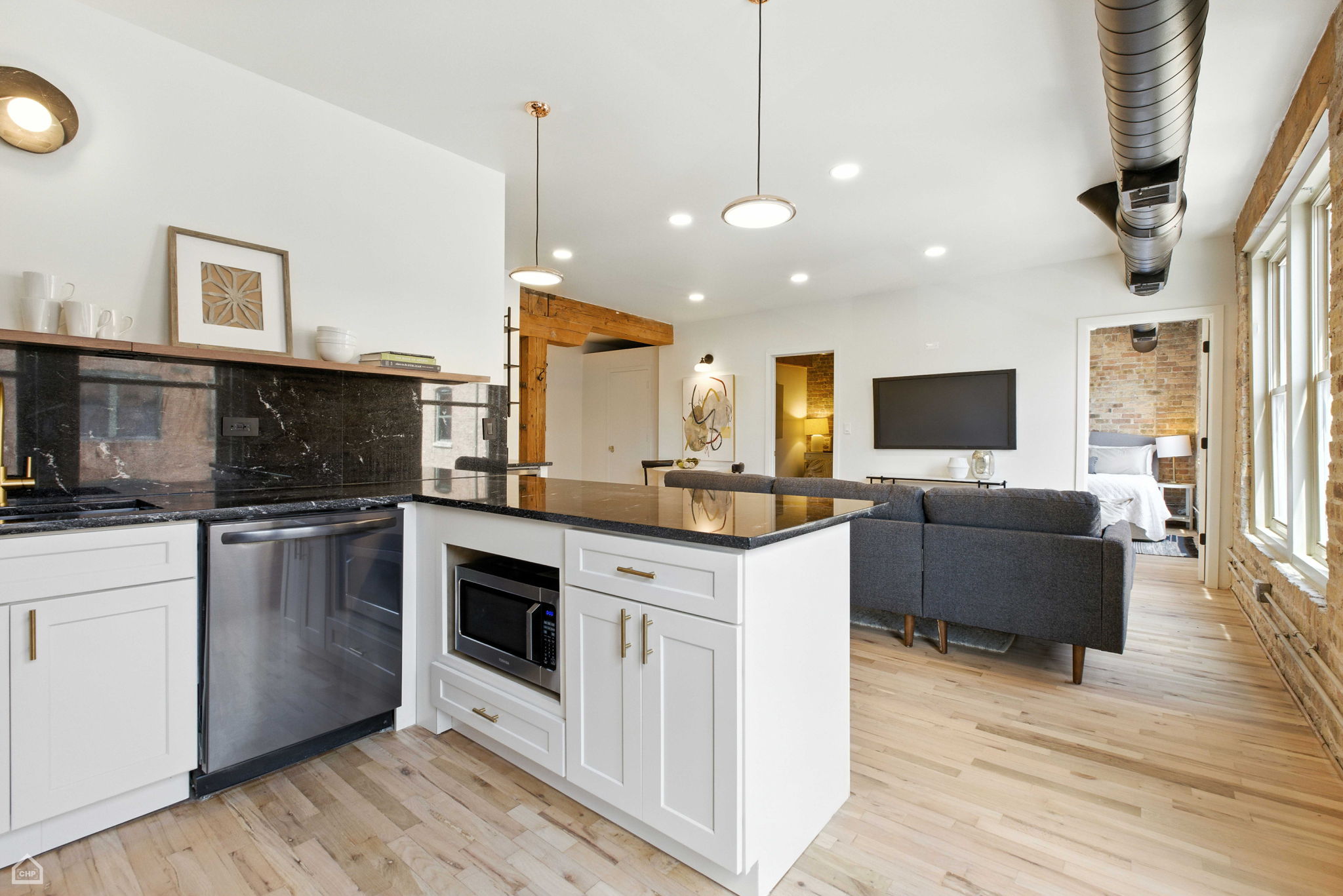 515 N Noble St 308_002