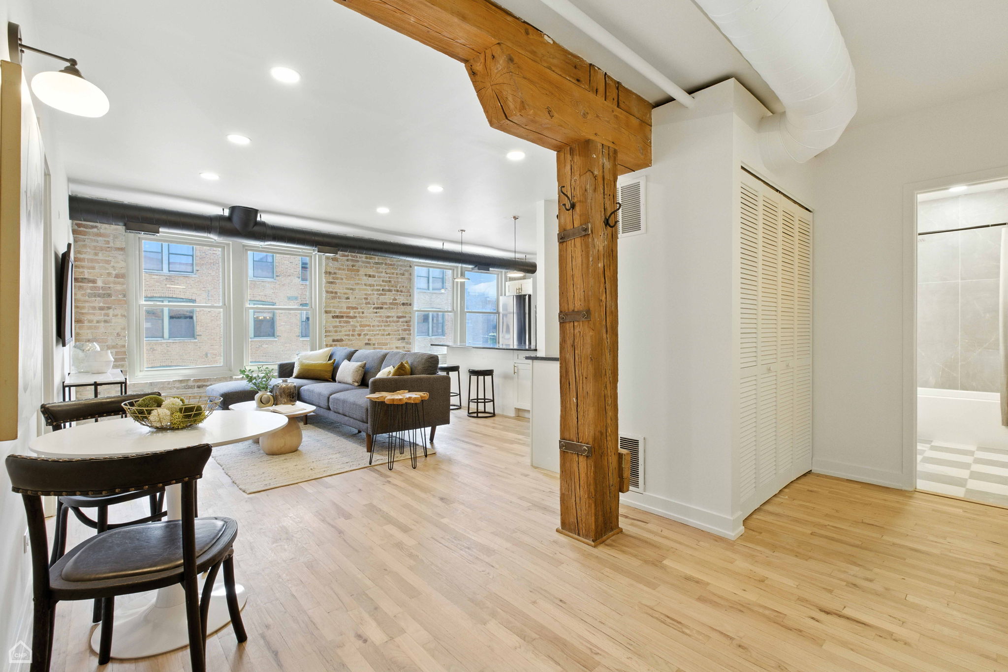 515 N Noble St 308_007