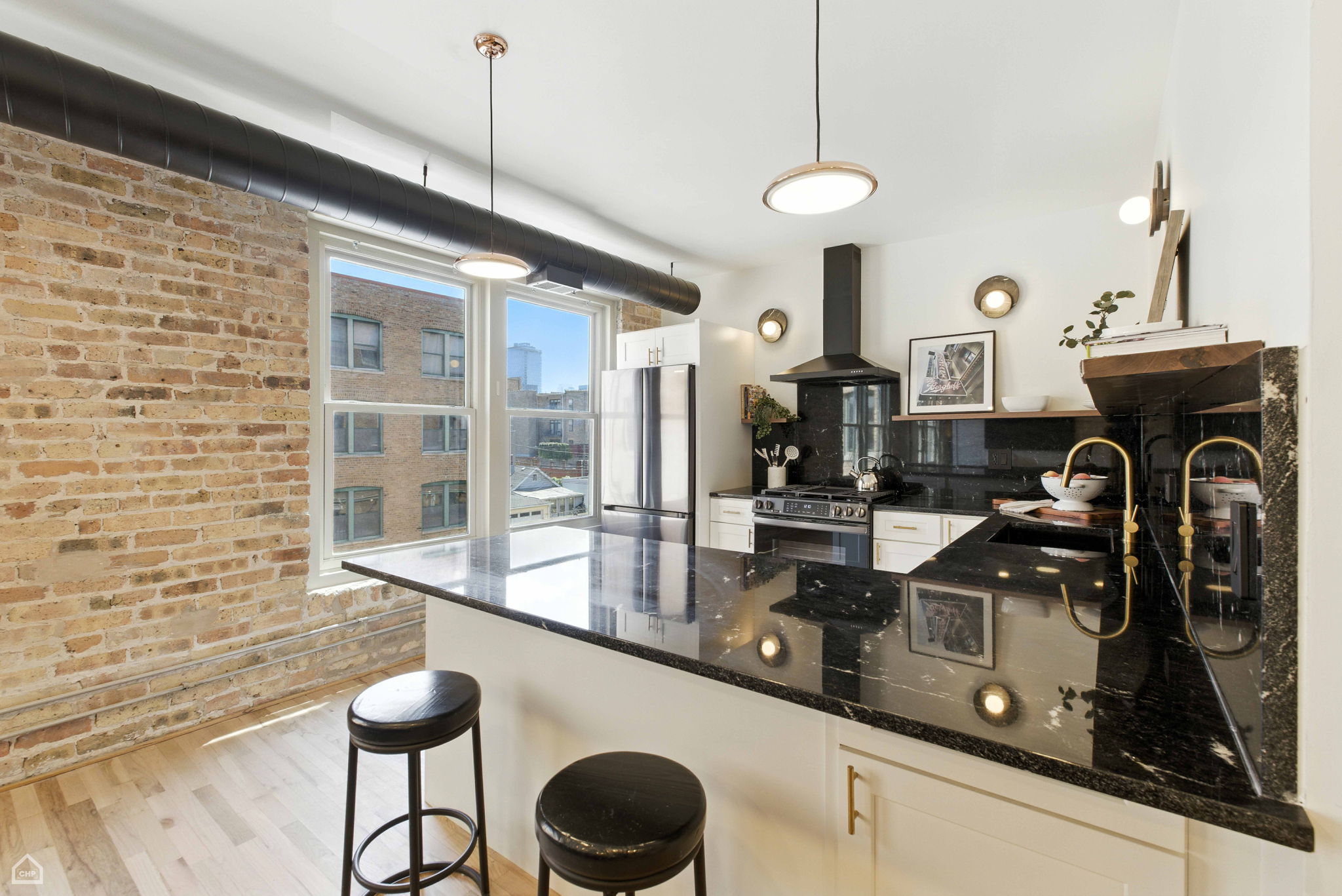 515 N Noble St 308_010