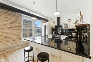 515 N Noble St 308_010