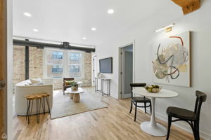 515 N Noble St 306_004