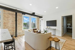 515 N Noble St 306_005
