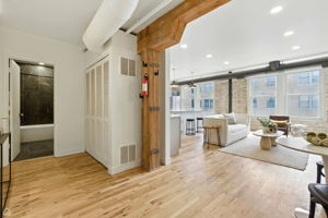 515 N Noble St 306_012