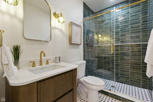 515 N Noble St 306_015