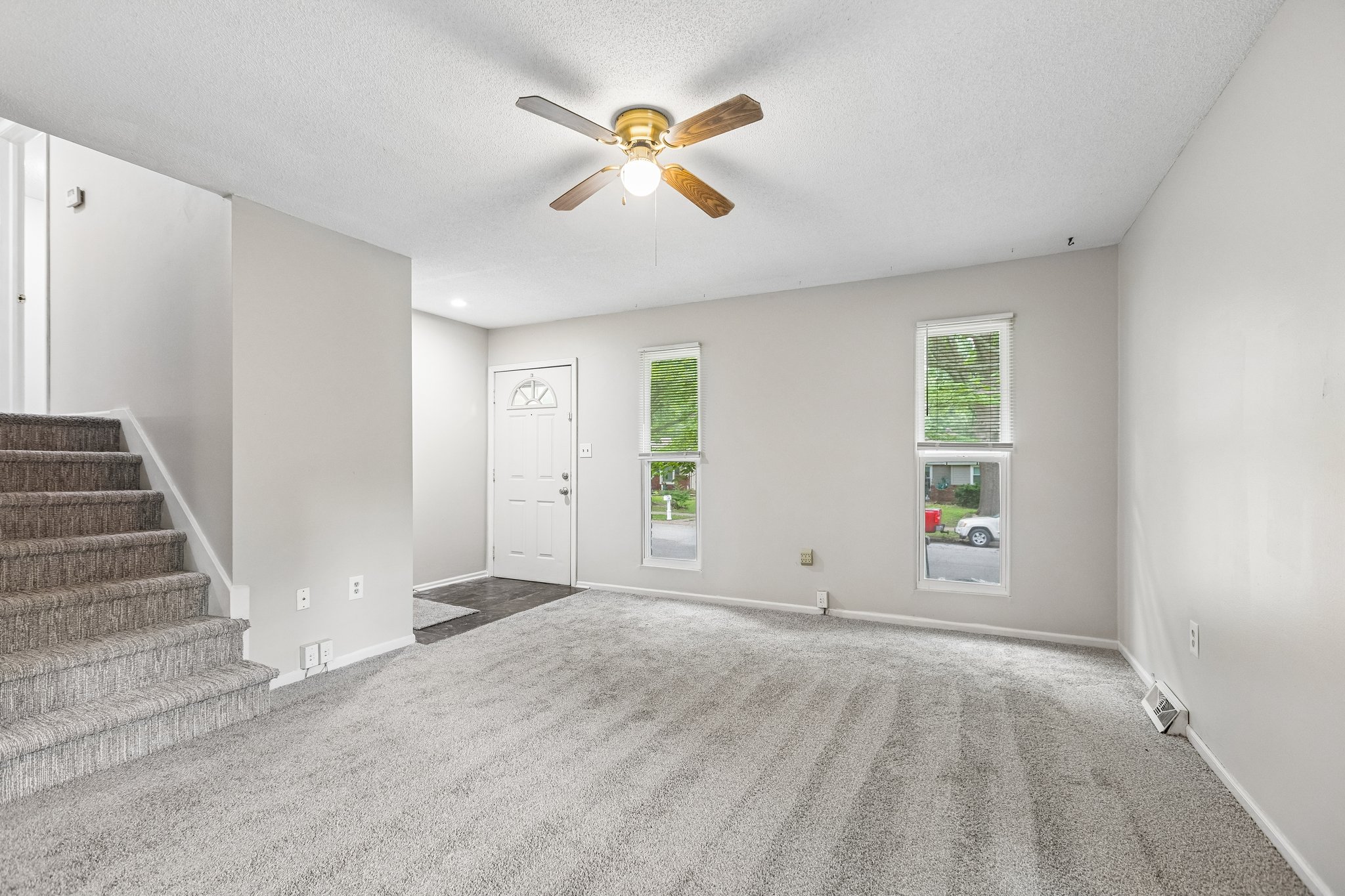8984 - 515 S Cardinal Dr_009.jpg
