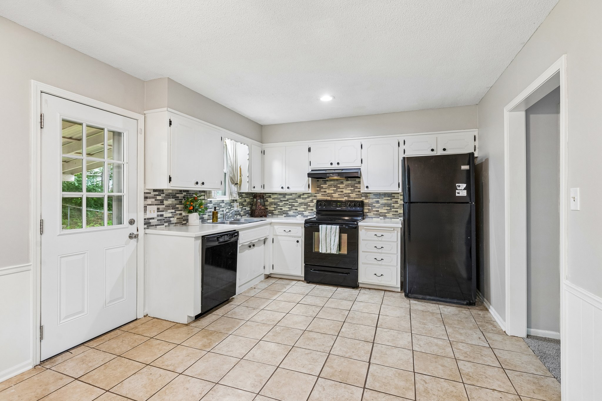 8984 - 515 S Cardinal Dr_010.jpg