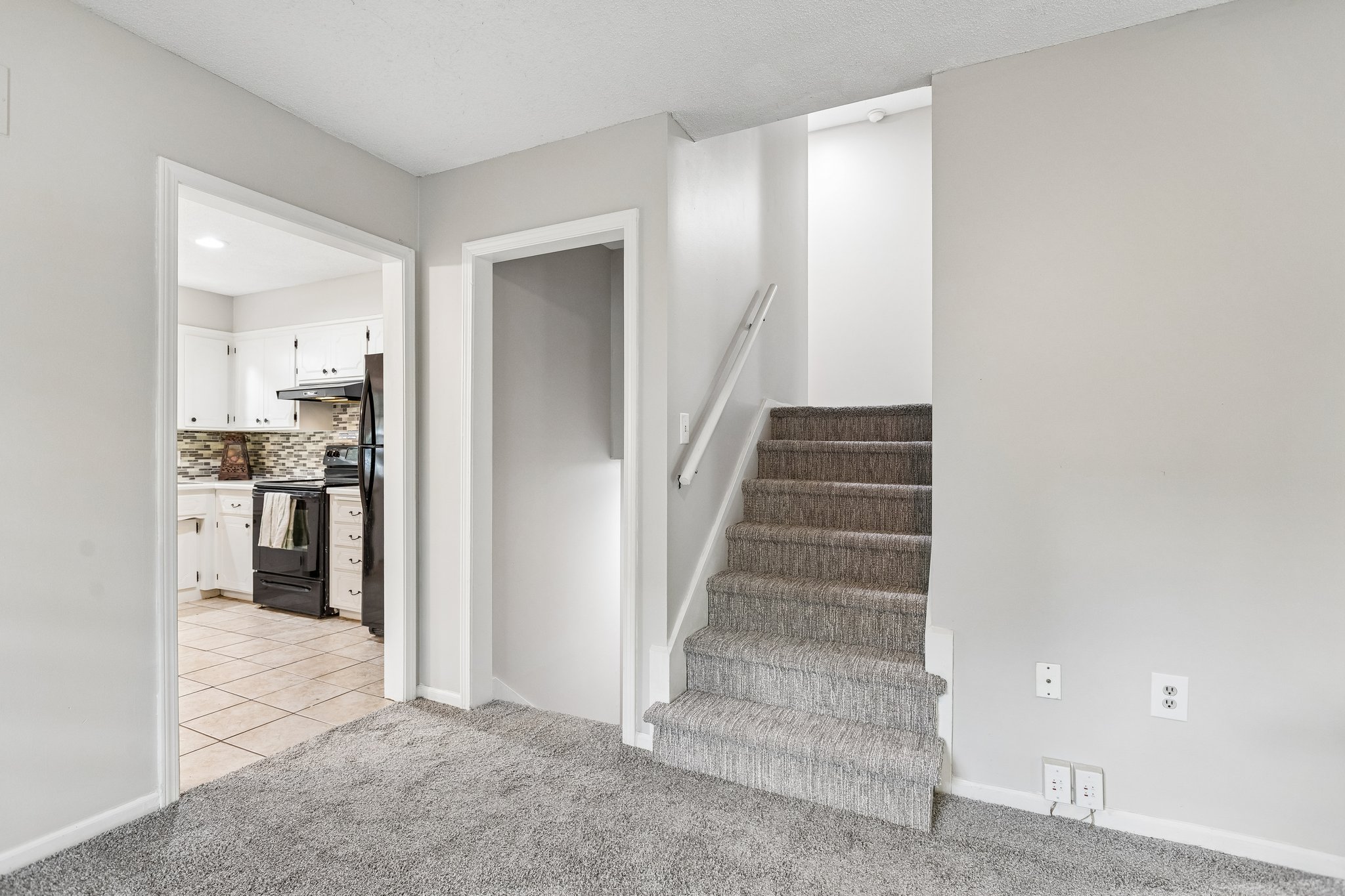 8984 - 515 S Cardinal Dr_024.jpg