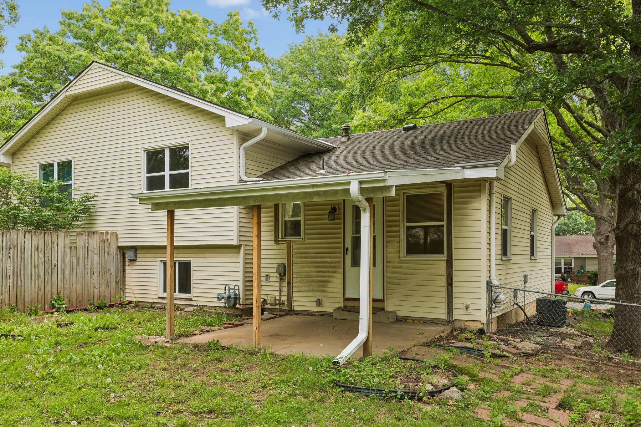 8984 - 515 S Cardinal Dr_031.jpg