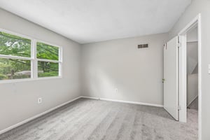 8984 - 515 S Cardinal Dr_015.jpg