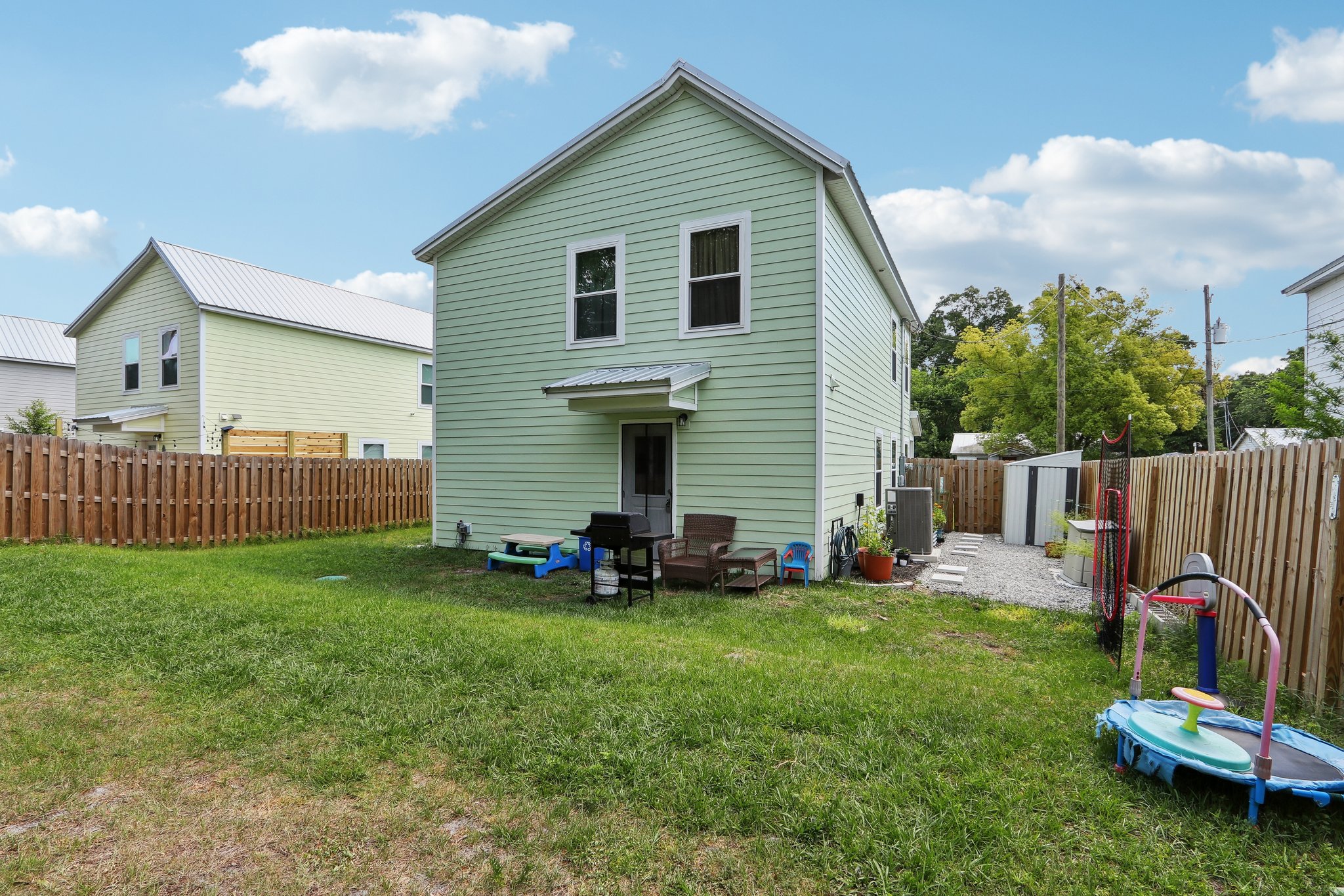 S Woodlawn St-2504-031.jpg