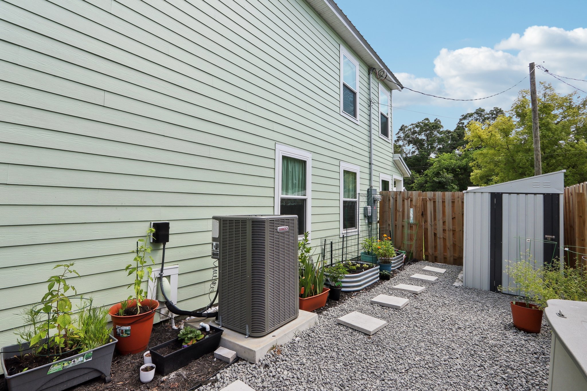 S Woodlawn St-2504-032.jpg