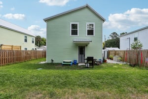 S Woodlawn St-2504-030.jpg