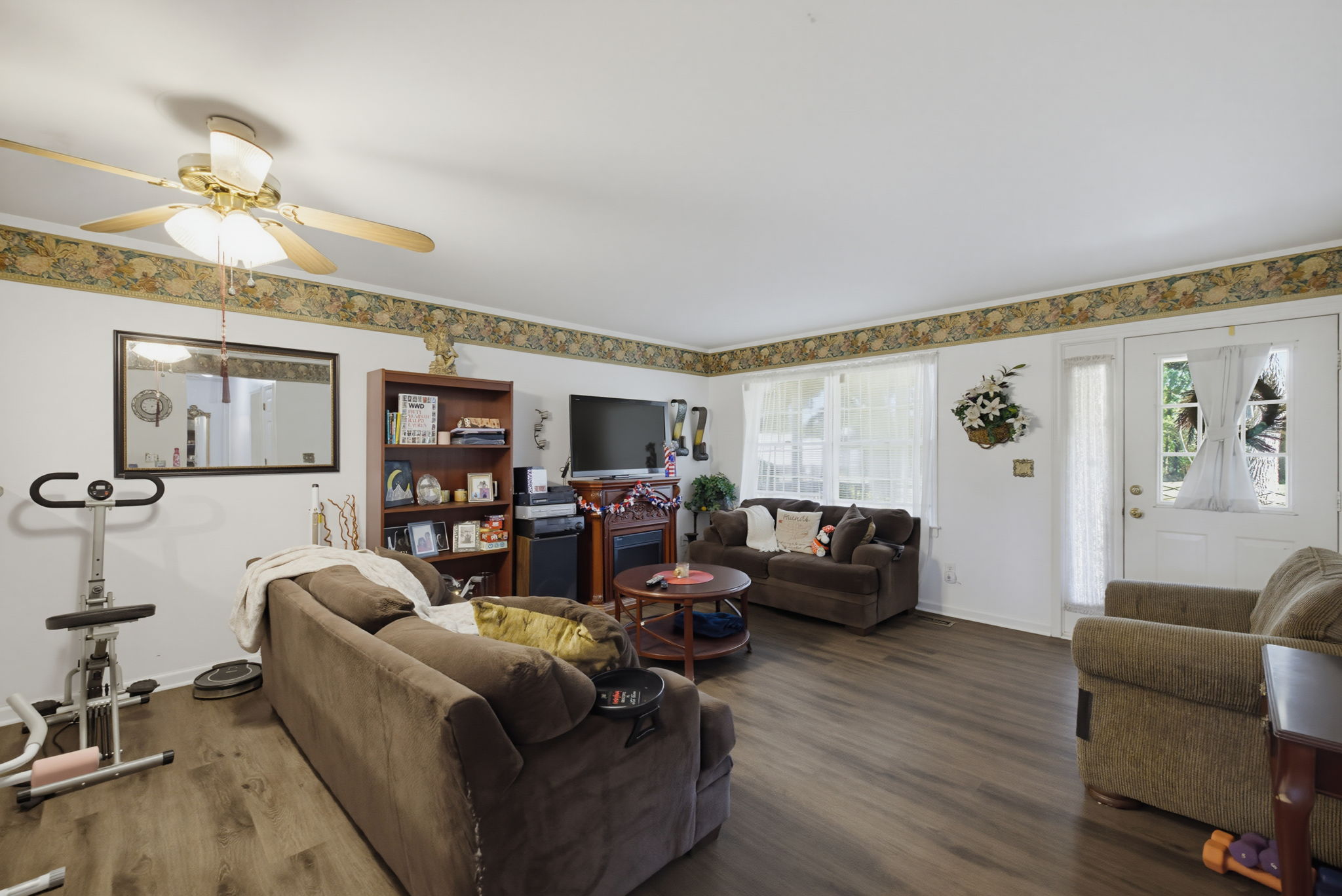 515 W Decatur St-10