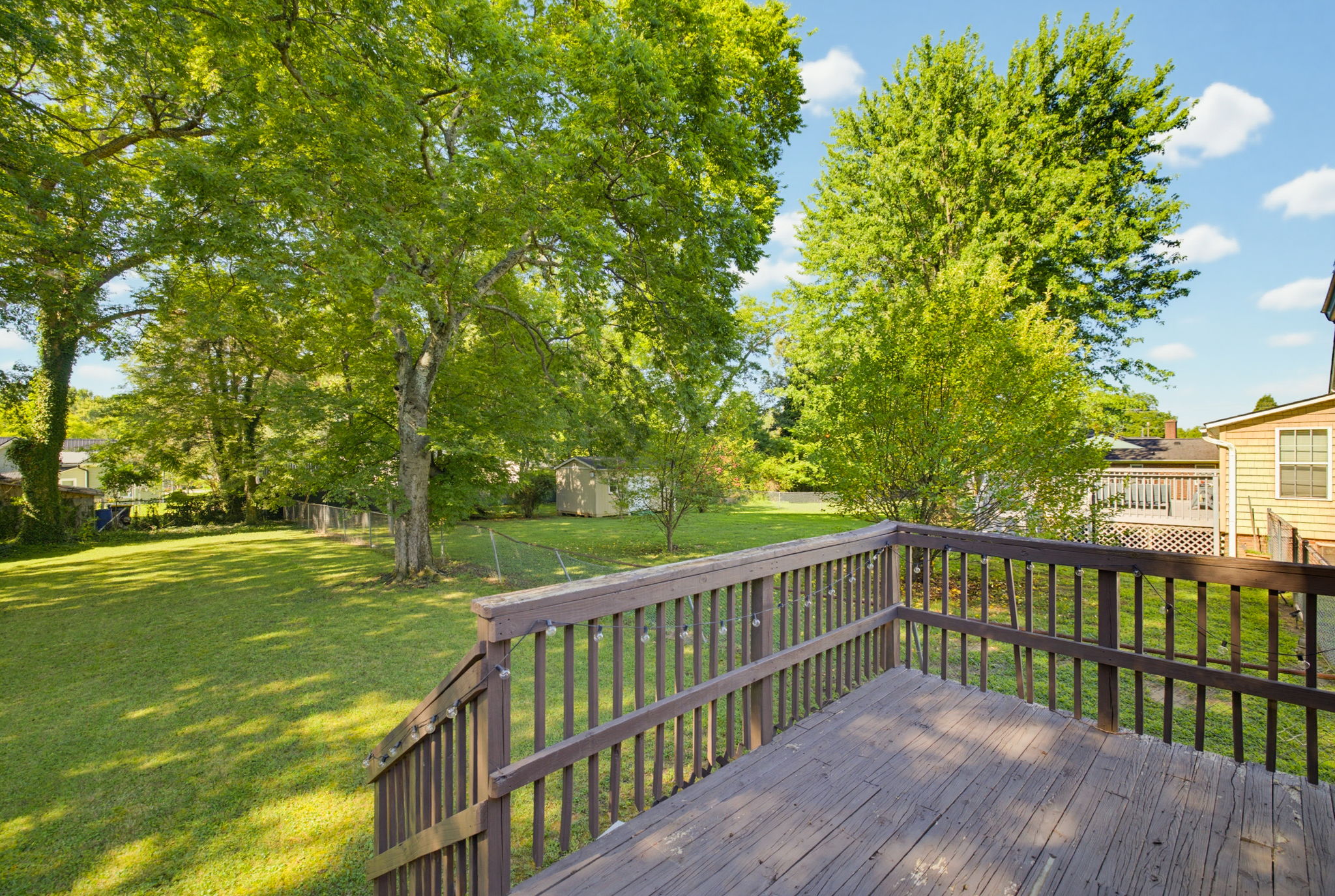 515 W Decatur St-25