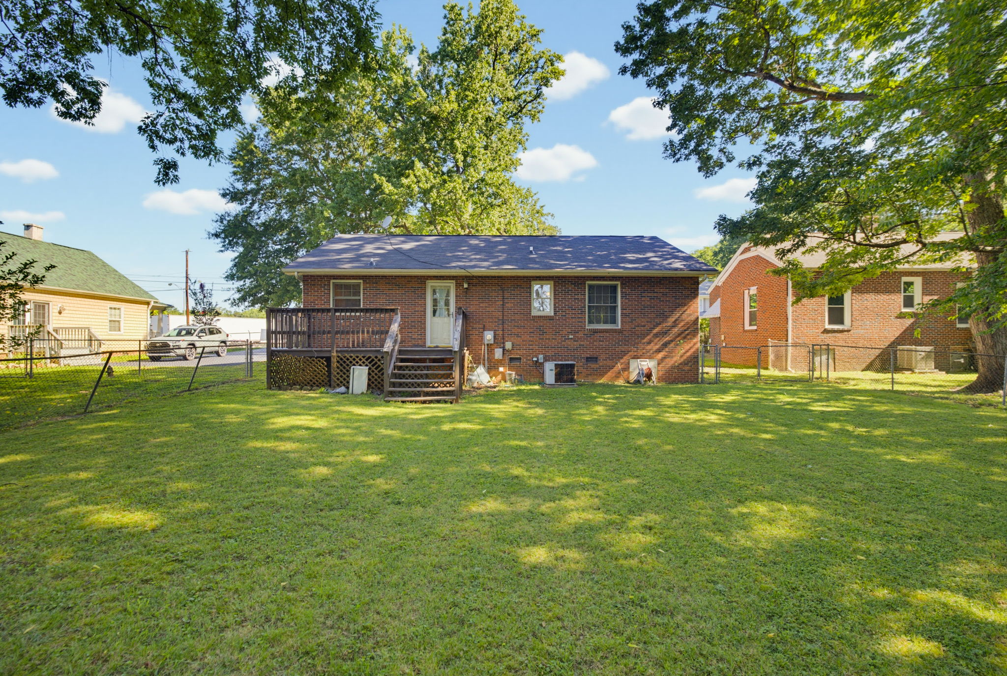 515 W Decatur St-27