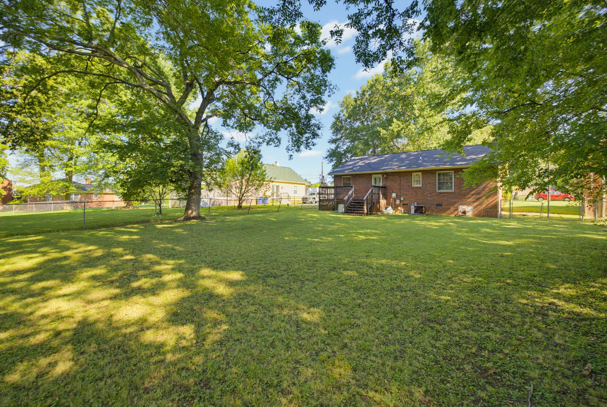 515 W Decatur St-29